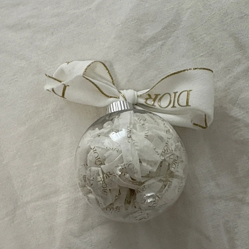 Dior Festive Ornament - Gold and White - Set of 14 - Picture 7 of 10